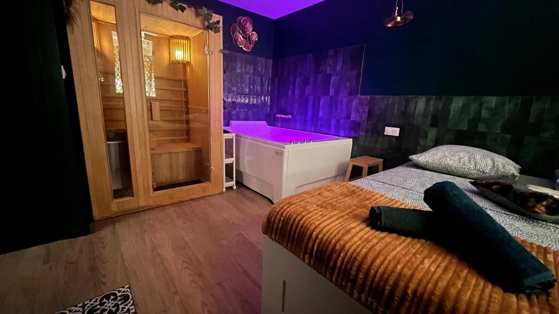 Le Speak Easy / Jacuzzi Et Sauna Marseille