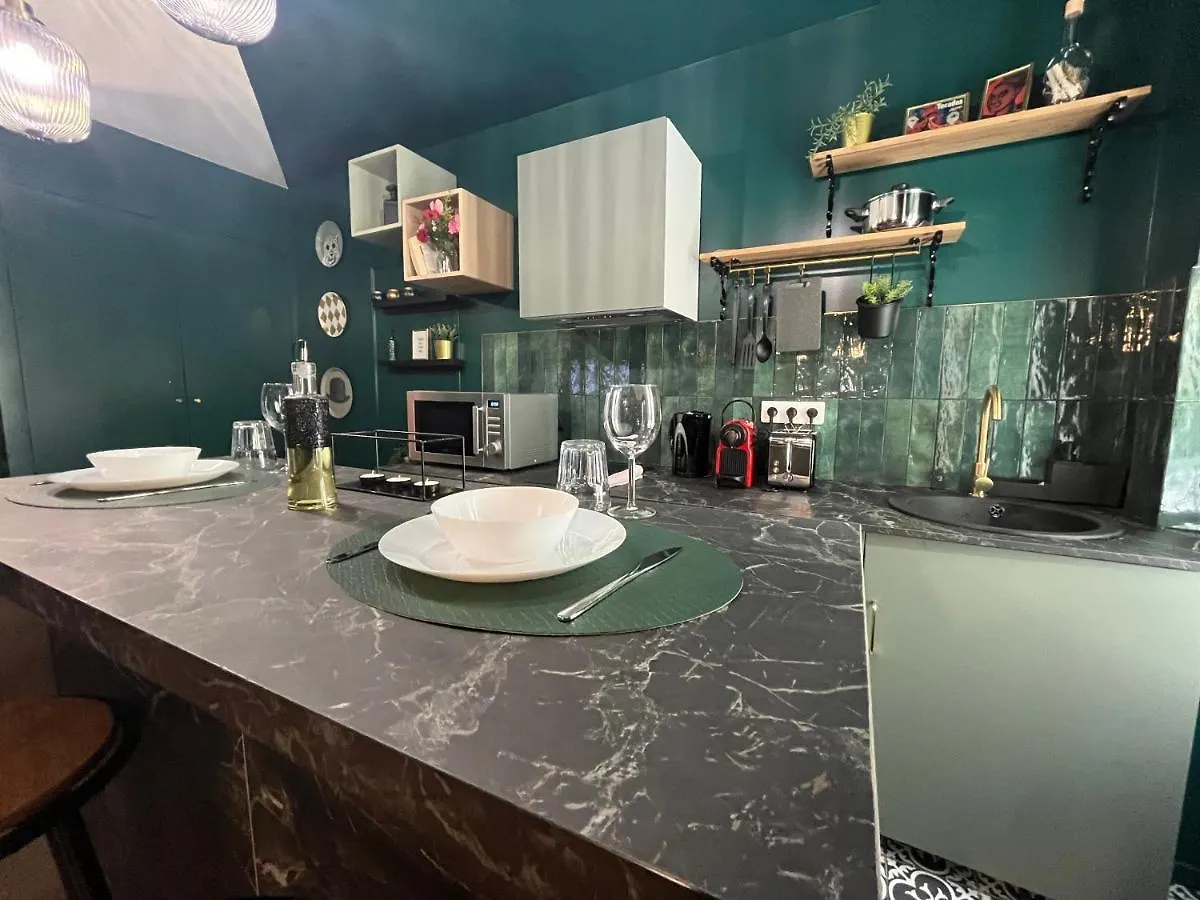 Le Speak Easy / Jacuzzi Et Sauna Marseille France